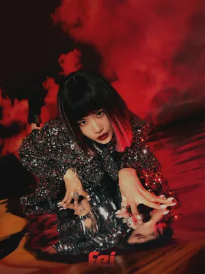 王霏霏烈焰红唇酷美性感写真图片_3