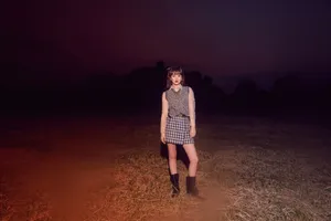 袁冰妍格子短裙甜美性感写真图片_4