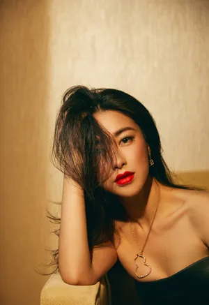 朱珠性感美艳红唇写真图片_1