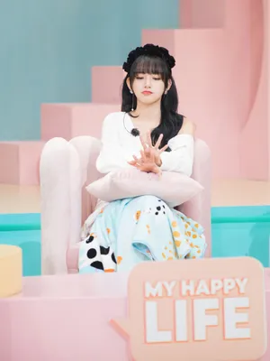 程潇白衫清秀甜美图片_3