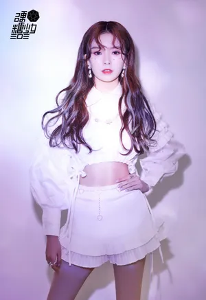 硬糖少女蕾丝白裙性感写真图片_3