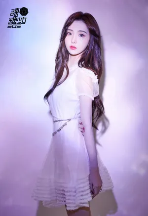 硬糖少女蕾丝白裙性感写真图片_6