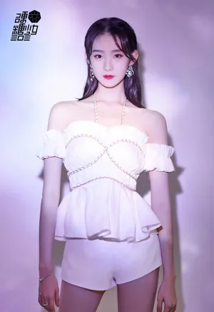 硬糖少女蕾丝白裙性感写真图片_7