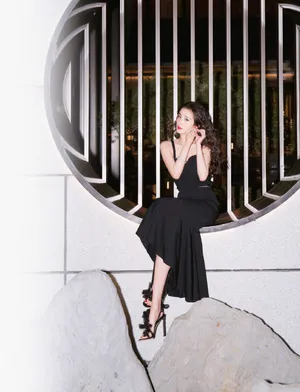 杨幂夜景朦胧妩媚优雅撩人写真图片_4