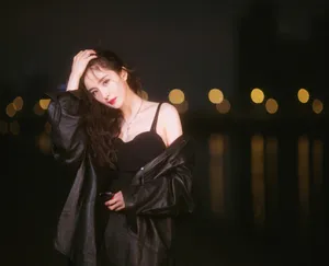 杨幂夜景朦胧妩媚优雅撩人写真图片_5