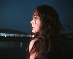 杨幂夜景朦胧妩媚优雅撩人写真图片_7