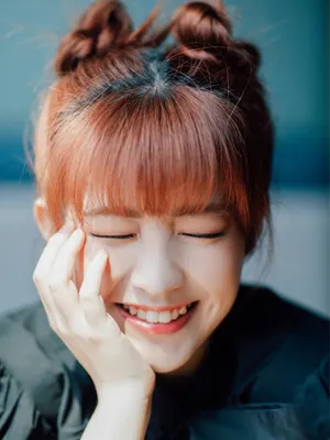 赖美云印花连衣裙甜美写真图片
