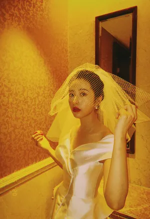 周雨彤裤装婚纱酷美写真图片_7