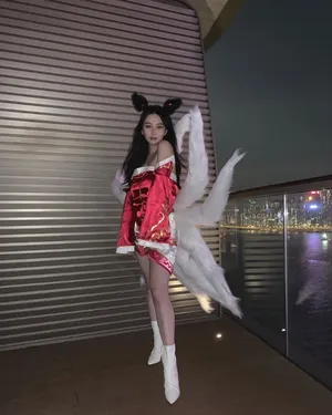 沈月香肩美腿魅惑撩人美照图片_1