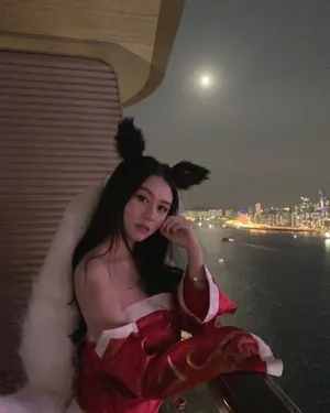沈月香肩美腿魅惑撩人美照图片_1