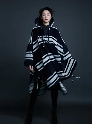 李小冉黑色性感甜酷写真图片_3