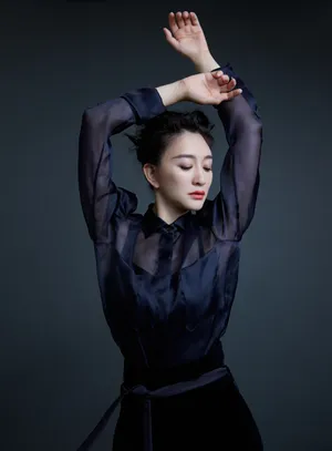 李小冉黑色性感甜酷写真图片_6