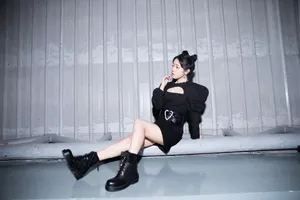 石玺彤丸子头甜酷写真图片_5