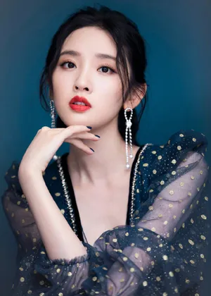 唐艺昕波点透视长裙性感写真图片_2
