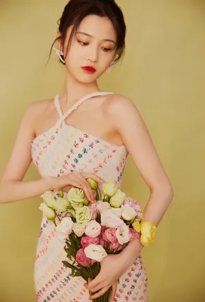 张慧雯挂脖礼服魅惑性感写真