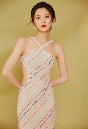 张慧雯挂脖礼服魅惑性感写真_7