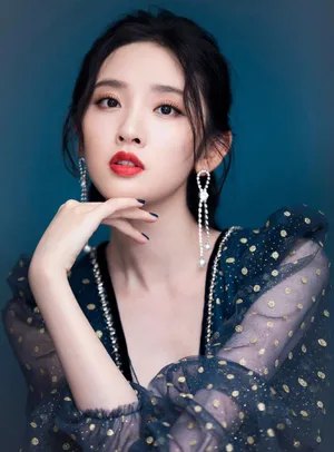 唐艺昕深V纱裙性感火辣写真图片