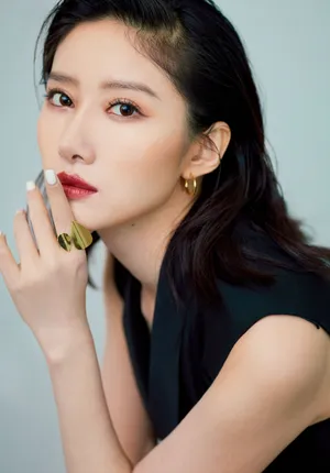 吴优深V黑裙魅力写真图片_6