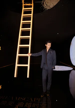 演员窦骁成熟魅力写真图片