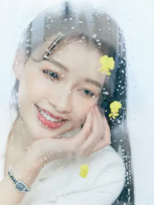 孙怡白西装雾气朦胧优雅写真图片_3