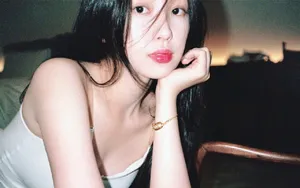 虞书欣闺房复古性感写真图片
