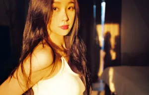 虞书欣闺房复古性感写真图片_5