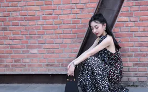 马梦乔碎花裙性感写真图片_2
