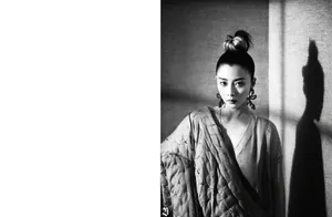 殷桃胶片风黑白写真图片_6