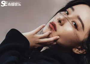 阚清子鱼缸大片写真图片