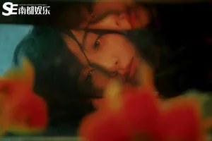 阚清子鱼缸大片写真图片_2