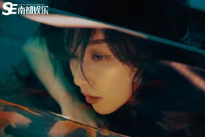 阚清子鱼缸大片写真图片_4