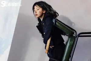 阚清子鱼缸大片写真图片_9