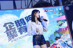 刘人语性感靓丽舞台照图片