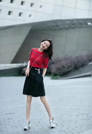 王鸥条纹衫时尚写真图片_11
