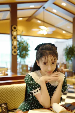 刘萌萌甜美温婉写真图片_5