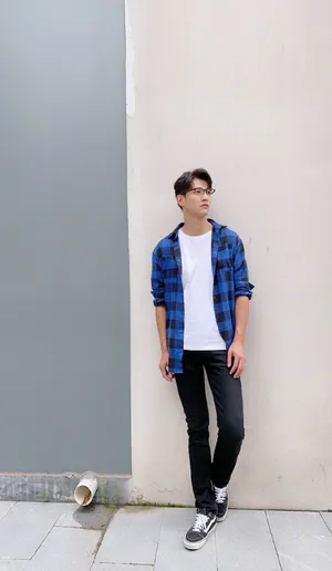 李子峰格子衬衣随性街拍照图片_2