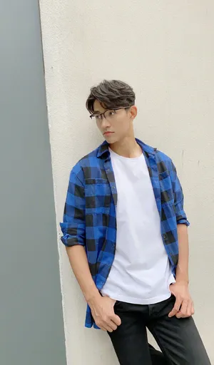 李子峰格子衬衣随性街拍照图片_3
