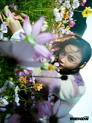袁姗姗最新时尚杂志写真大片_5