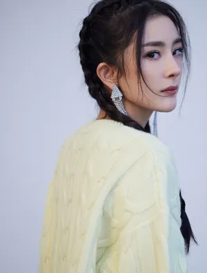 杨幂双马尾俏丽性感写真图片_4