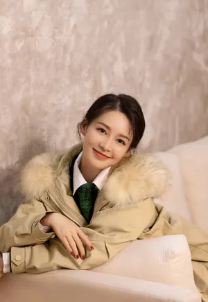 演员李沁初秋唯美时尚写真_3
