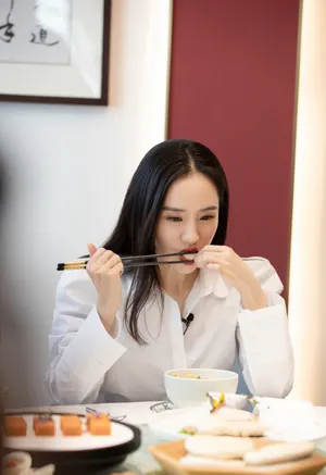 王智精致优雅写真图片_5