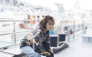 种丹妮清爽短发写真图片
