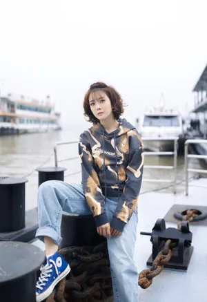 种丹妮清爽短发写真图片_3