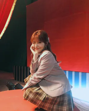 赖美云甜美学生制服照图片_2