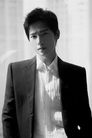 杨洋黑白西装照写真图片_2