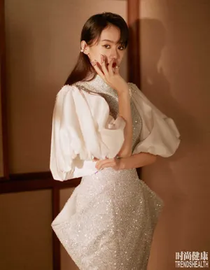 袁冰妍妩媚红唇复古写真图片_5