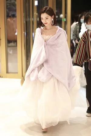 毛晓彤白纱裙美丽可爱美照图片_3