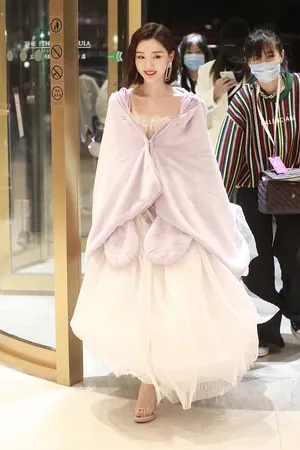 毛晓彤白纱裙美丽可爱美照图片_4
