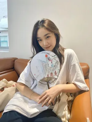 孙俪妹妹孙艳精致甜美可爱美照图片_3