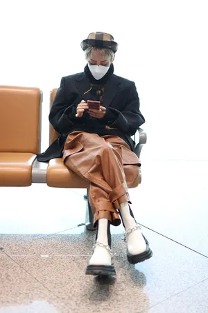 宁静格纹帽复古潮流机场照图片_4